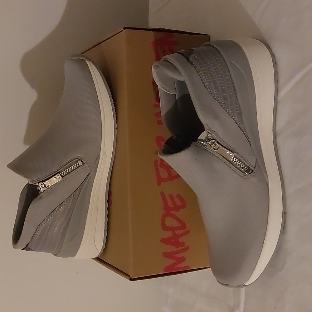 NWT Ryka Guinevere sneaker